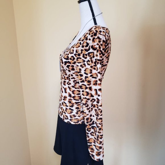 ~Trendy Animal Print Top~ - Picture 3 of 6